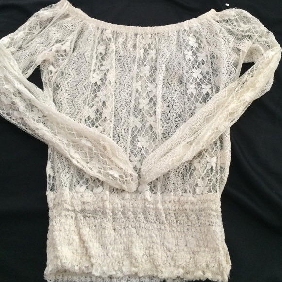 Arden b lace top