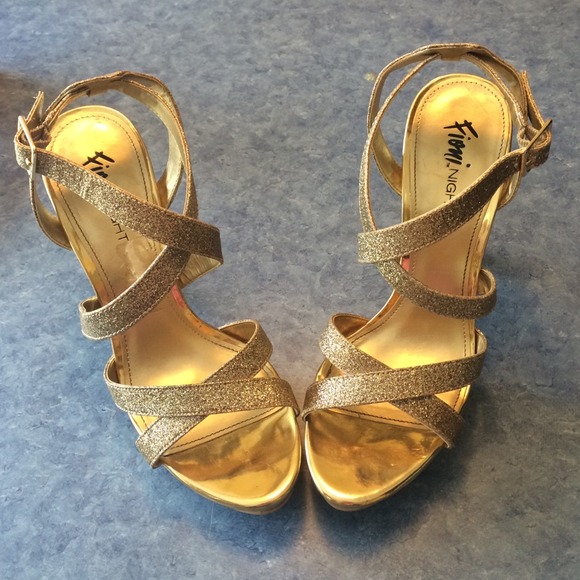 ✨Fioni Night Sparkle Gold High Heels✨