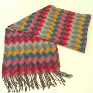 Trendy scarf