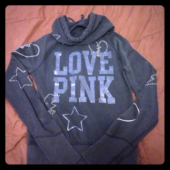 VS PINK💚 Black Hoodie With Rhimshones ✨