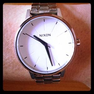 Nixon Kensington watch! Worn only a few times!!