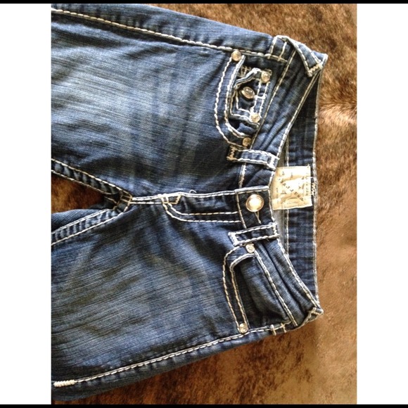 Super cute jeans!