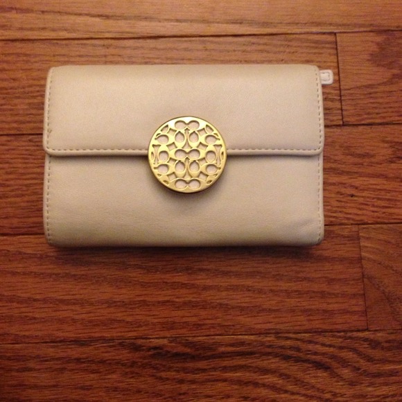 Coach cream wallet