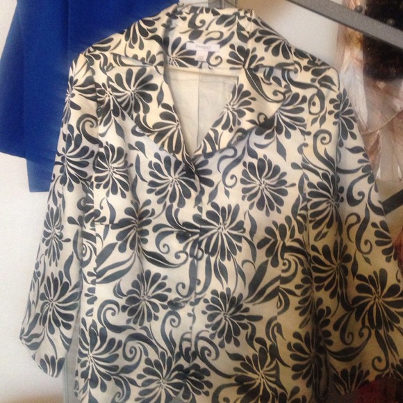 Last chance! Taking to consignment tomorrow!