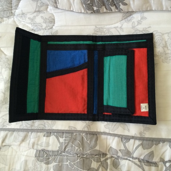 Green Beach Club Wallet - Picture 2 of 3