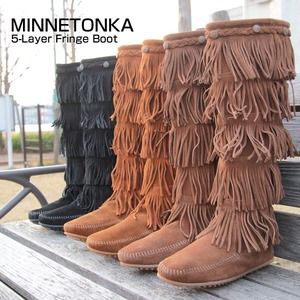 Minnetonka 5 layer fringe boot. * ON HOLD *