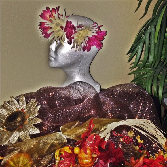 Half Flower Crown - Picture 3 of 4