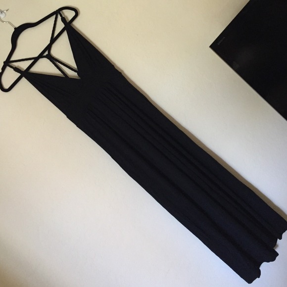 Black halter maxi dress - Picture 2 of 3