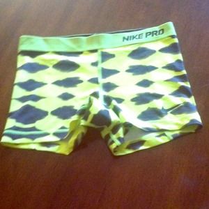 Nike pro