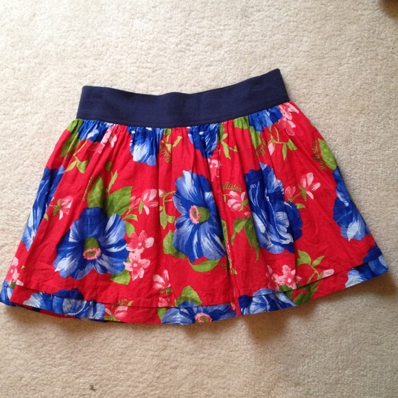 Floral hollister skirt