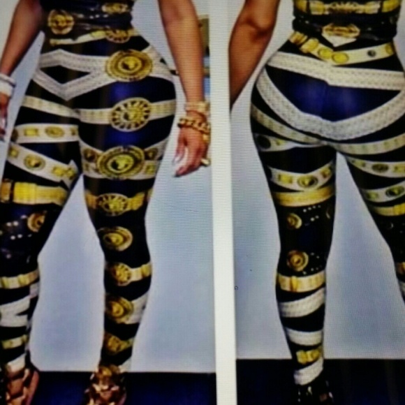 2Pc set - Picture 1 of 1