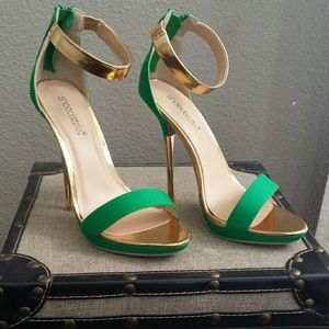 Beautiful Green and Gold heels