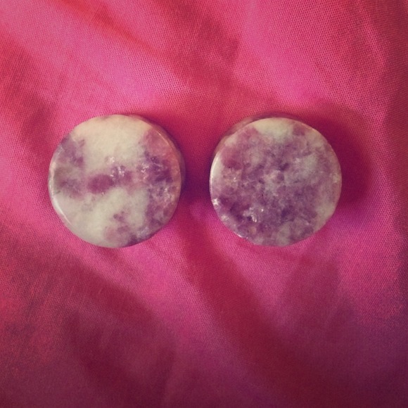3/4 stone plugs ! Brand new