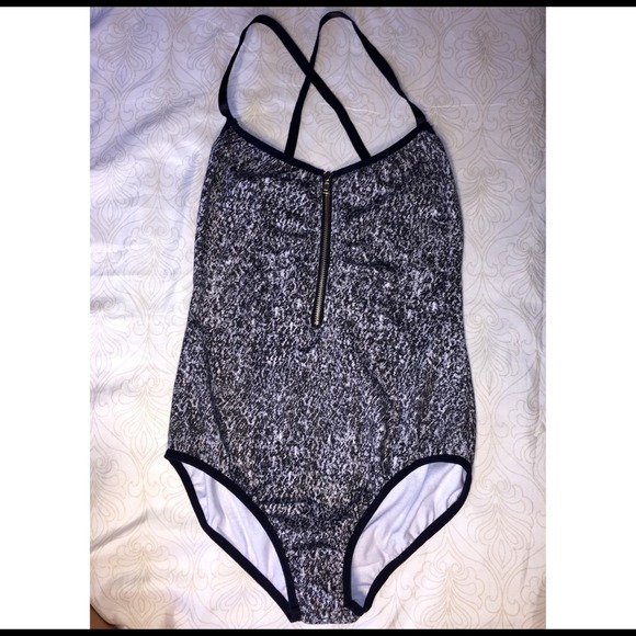 🚫SOLD🚫Lip Service Cult bodysuit PRICE FIRM - Picture 3 of 4