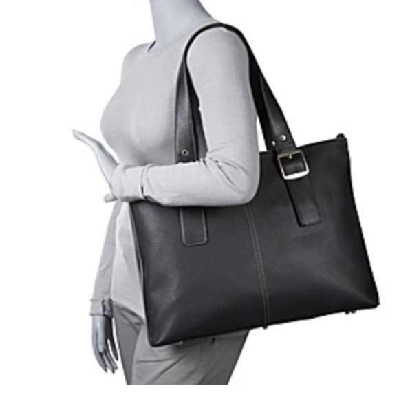 SOLO Classic 16" Laptop Tote (pink padded lining)