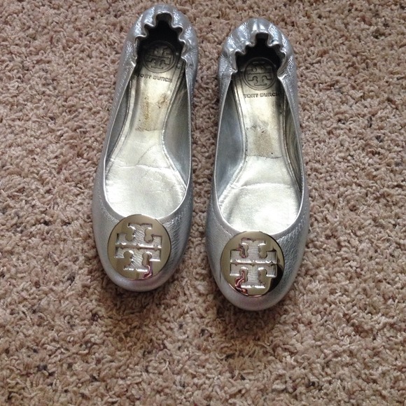 Tory burch silver baller flats