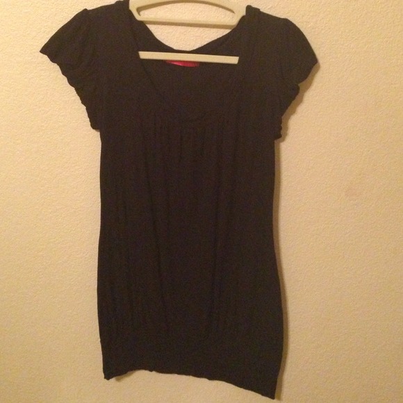 Black top - Picture 1 of 1