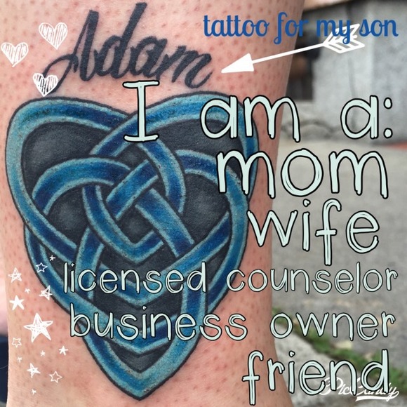 About Emily (@bluejeanrein) 😻 - Picture 2 of 3