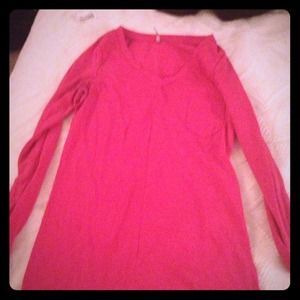 Long sleeve v neck tshirt