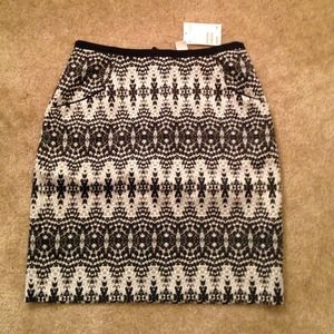 BRAND NEW**H&M black/white skirt