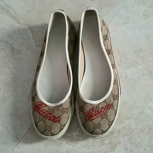 Gucci canvas flats