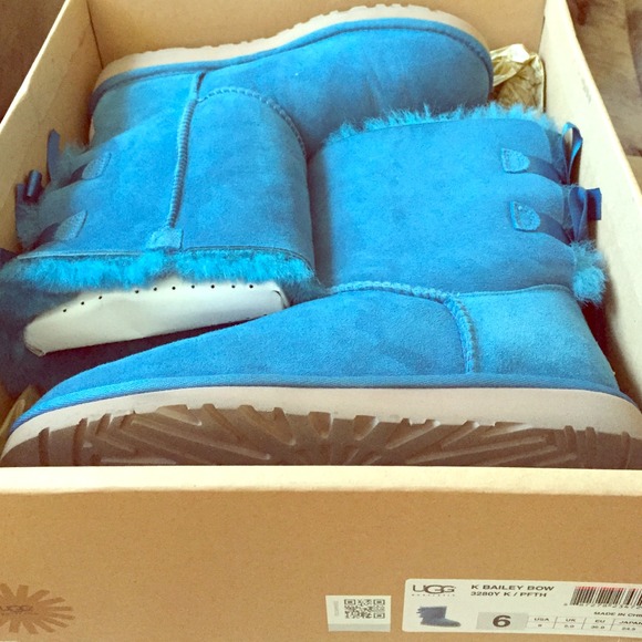 baby blue uggs with bows baby blue uggs with bows