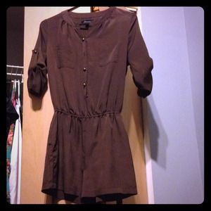 Brown romper. Small
