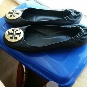 Tory burch black gold reva leather flats size 6