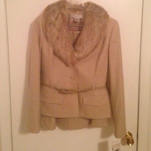 NWT, Nine West beige suit with fur. Size 10.
