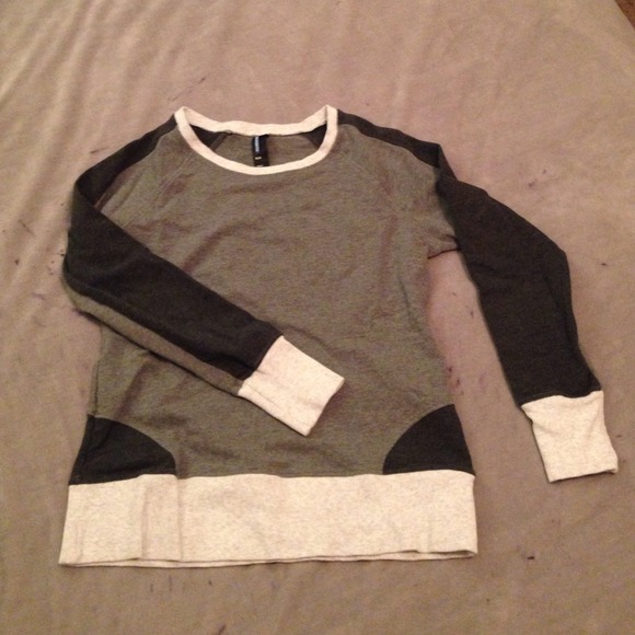 Super cute sweater!