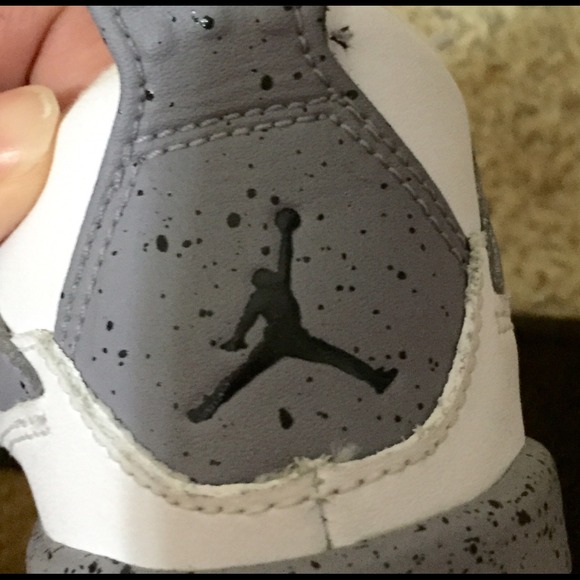 Jordan 4 size 9C - Picture 3 of 4