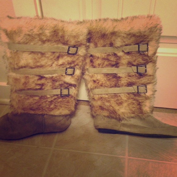 Faux fur boots