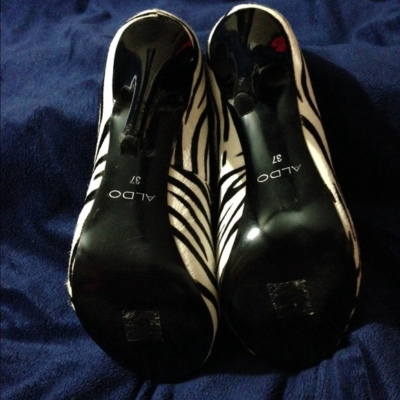 ๐ฌPRICE CUT๐ฌAldo heels - Picture 3 of 4
