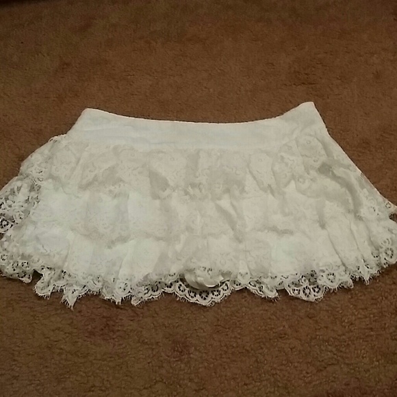 👒👑SALE👑👒 Lace Skirt