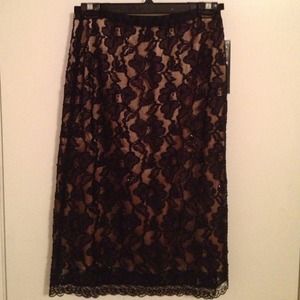 Lace skirt