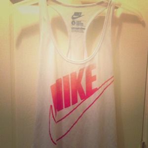 Nike Top 💪👟