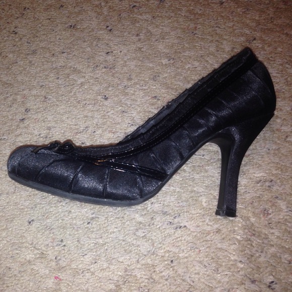heels - Picture 3 of 4