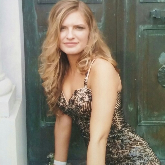 Meet buyer and seller - Picture 2 of 6