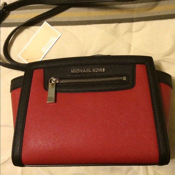 🔴SOLD🔴 Michael Kors Selma Messenger  Bag - Picture 3 of 3