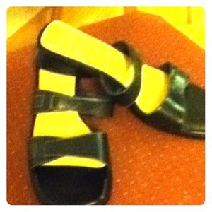 Anne2Klein  super comfy casual or dressy shoes