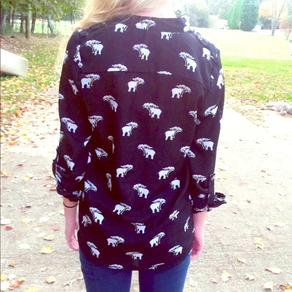 Button up/ Cuffed Elephant blouse!