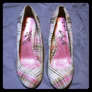 Naughty monkey heals