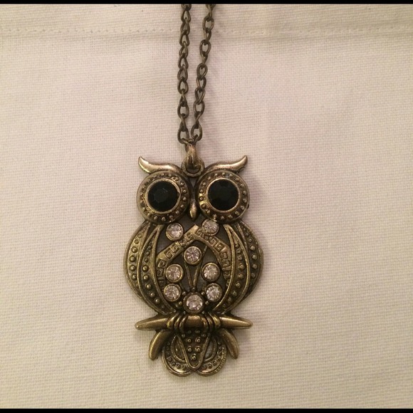 SOLD❌Owl Necklace - Picture 2 of 2
