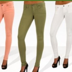 NWT green jegging style pants