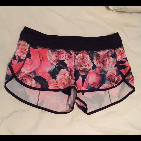 lululemon athletica Pants - Lululemon speed short 10