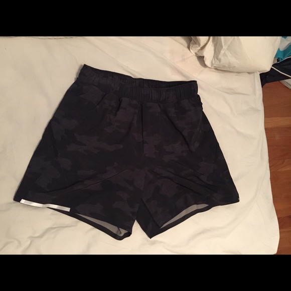 Lululemon Surge short S