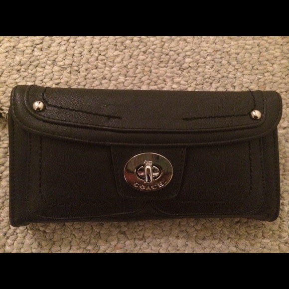 Coach Clutches & Wallets - Coach wallet/wristlet