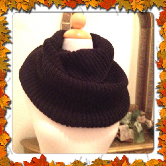 Sold... Thick Black Comfy Scarve