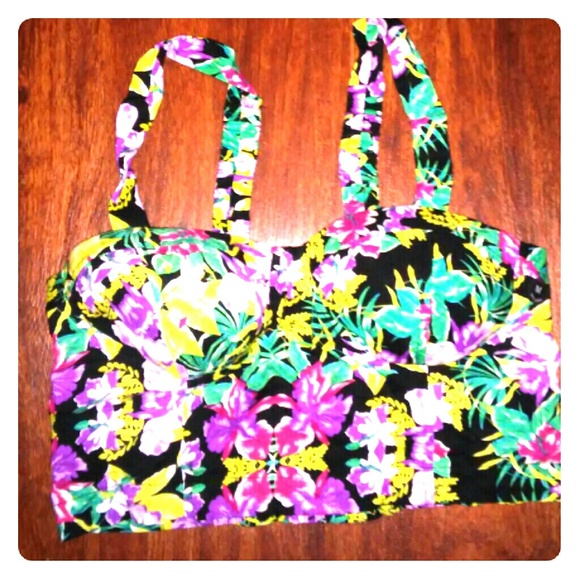 $6 if bundled- Hawaiian floral crop top