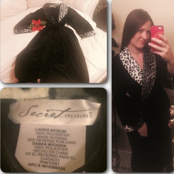 🔻SALE🔻BEAUTIFUL black/cheetah velvet bathrobe💕